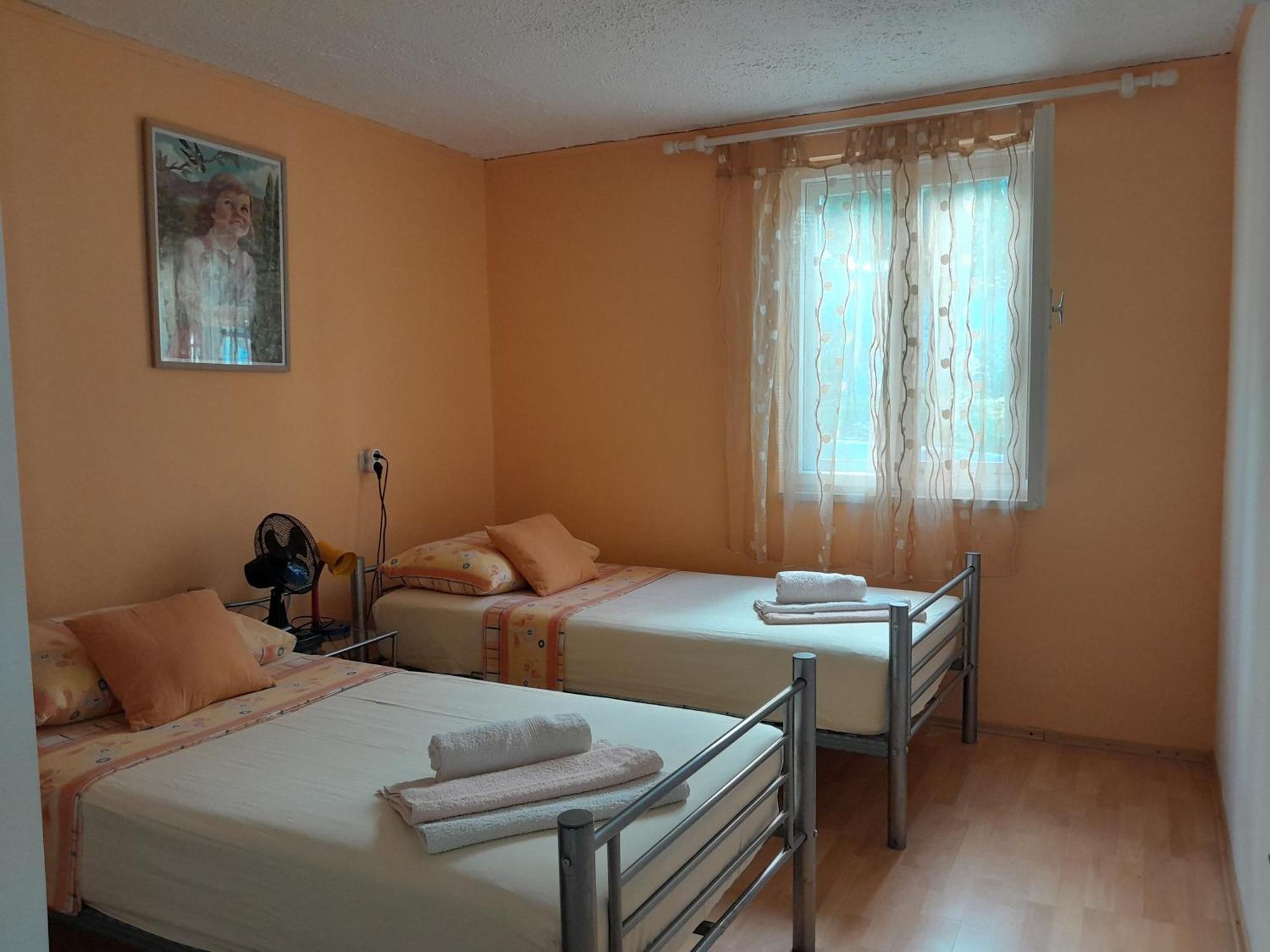Apartments With A Parking Space Postira, Brac - 2911 الغرفة الصورة