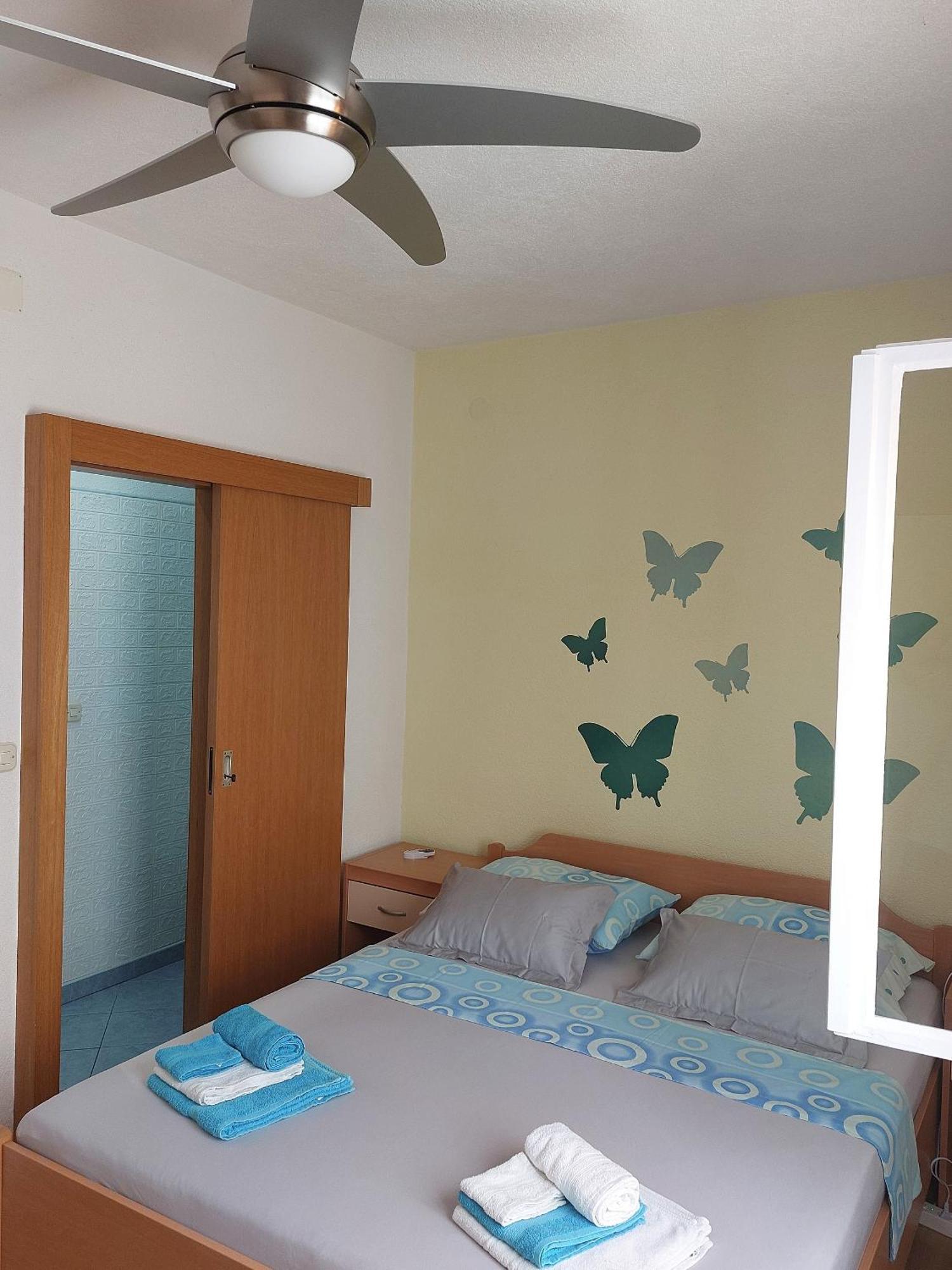 Apartments With A Parking Space Postira, Brac - 2911 الغرفة الصورة
